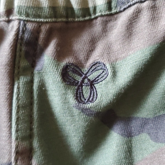 ARITZIA TNA Alix Camo Pant NWT - Picture 8 of 8